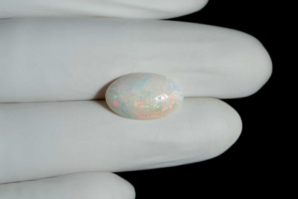White Opal With Fire 6.09 Carats / 6.69 Ratti