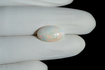 White Opal With Fire 6.09 Carats / 6.69 Ratti