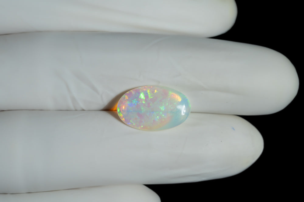 White Opal With Fire 3.02 Carats / 3.32 Ratti