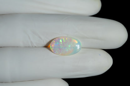 White Opal With Fire 3.02 Carats / 3.32 Ratti