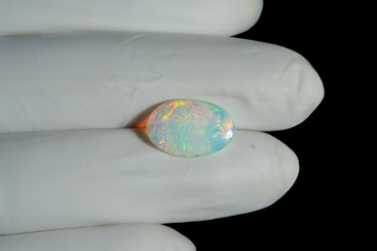 White Opal With Fire 2.91 Carats / 3.2 Ratti