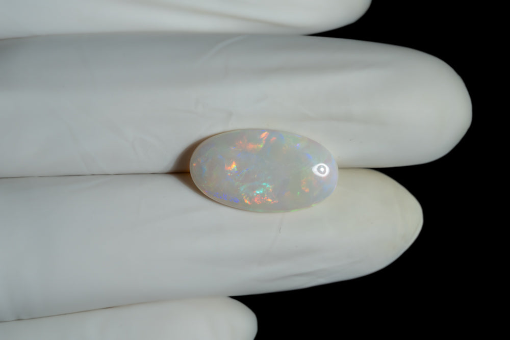 White Opal With Fire 5.44 Carats / 5.98 Ratti