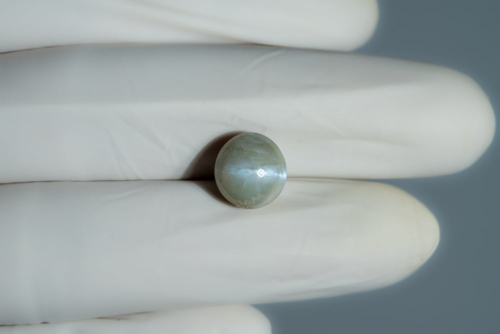 Cat's Eye (Lehsuniya) 7.64 Carats / 8.4 Ratti