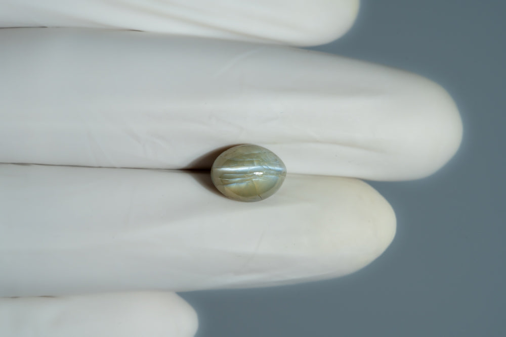 Cat's Eye (Lehsuniya) 6.71 Carats / 7.37 Ratti