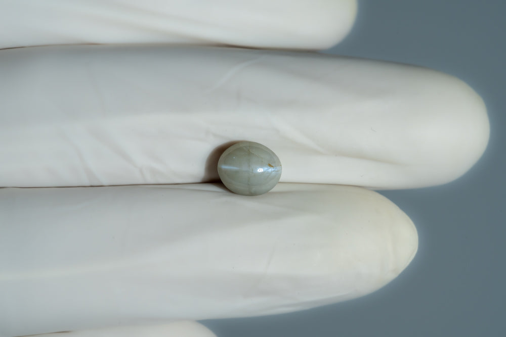 Cat's Eye (Lehsuniya) 3.09 Carats / 3.4 Ratti