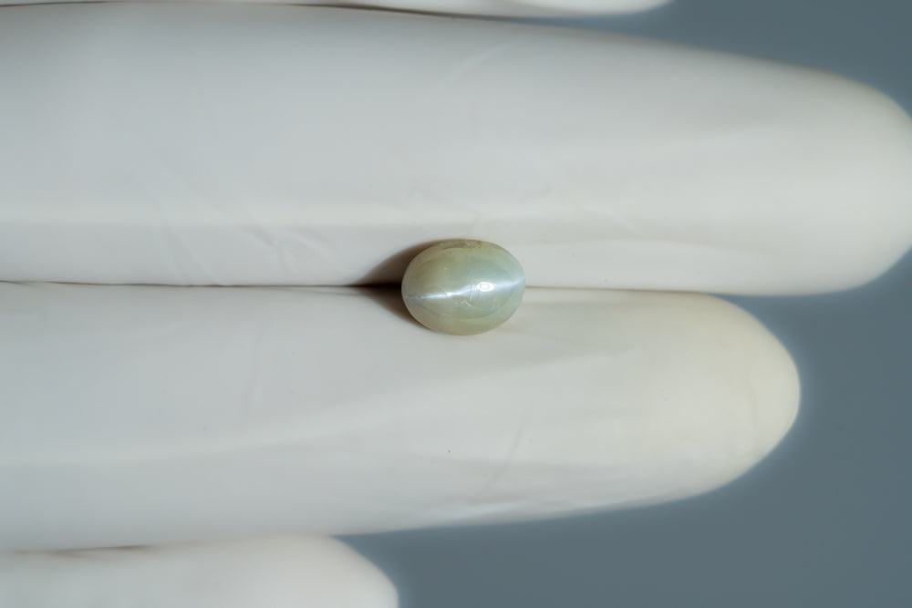 Cat's Eye (Lehsuniya) 3.38 Carats / 3.71 Ratti