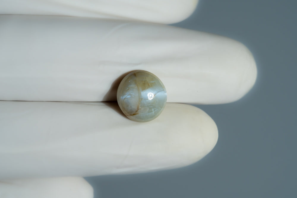Cat's Eye (Lehsuniya) 8.38 Carats / 9.21 Ratti