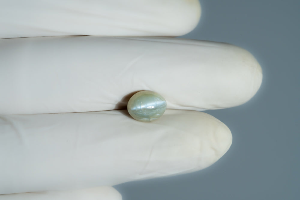 Cat's Eye (Lehsuniya) 5.10 Carats / 5.6 Ratti