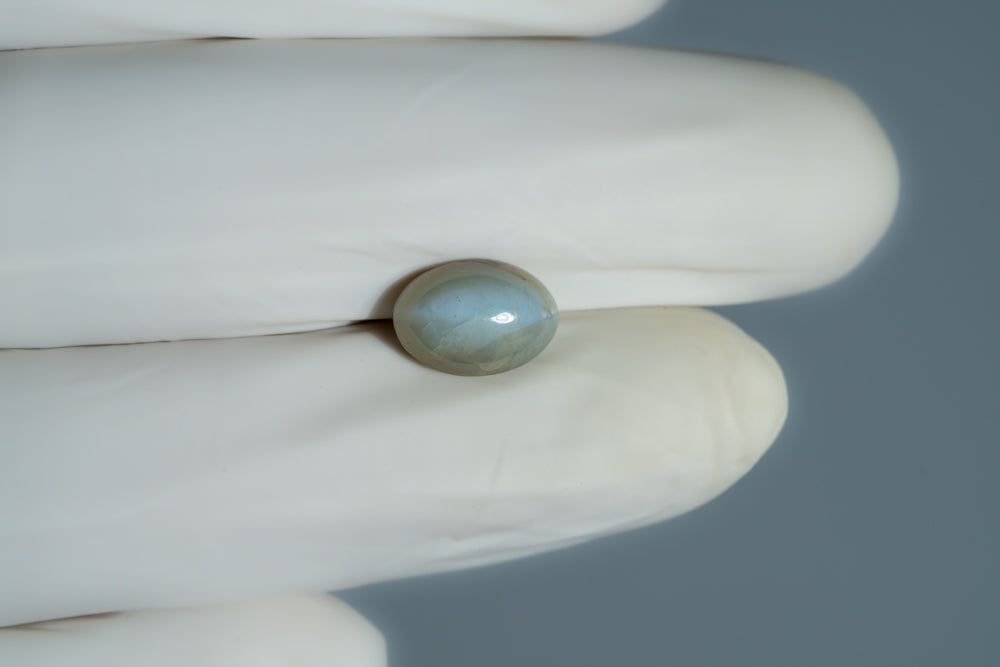 Cat's Eye (Lehsuniya) 4.97 Carats / 5.46 Ratti