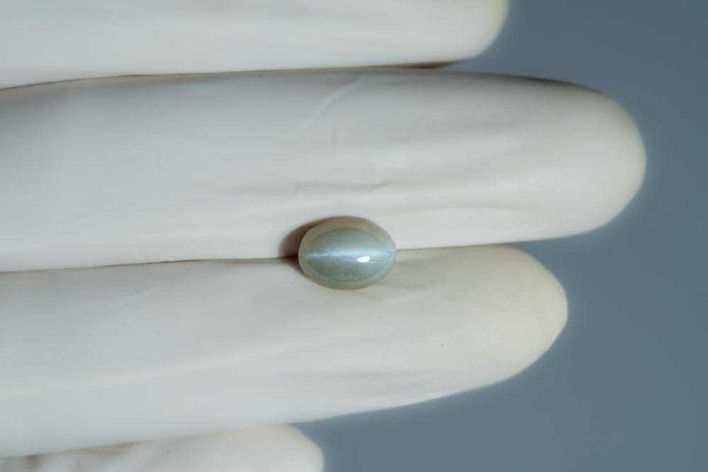 Cat's Eye (Lehsuniya) 4.95 Carats / 5.44 Ratti