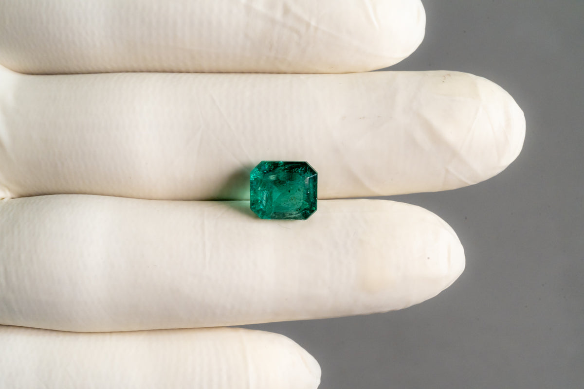 Zambian Emerald (Panna) 3.93 Carats / 4.32 Ratti