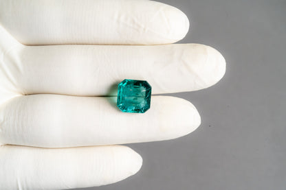 Zambian Emerald (Panna) 8.99 Carats / 9.88 Ratti