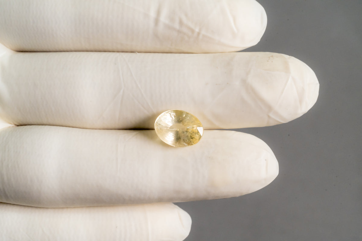 Natural Yellow Sapphire 5.69 Carats / 6.25 Ratti