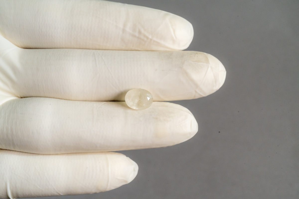 Natural Yellow Sapphire 4.09 Carats / 4.49 Ratti