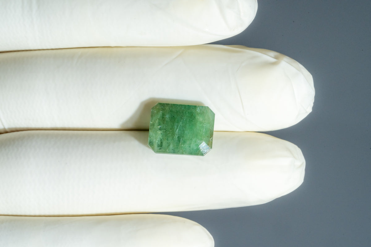 Zambian Emerald (Panna) 10.10 Carats / 11.1 Ratti