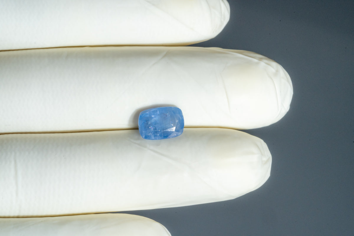 Natural Blue Sapphire 4.05 Carats / 4.45 Ratti