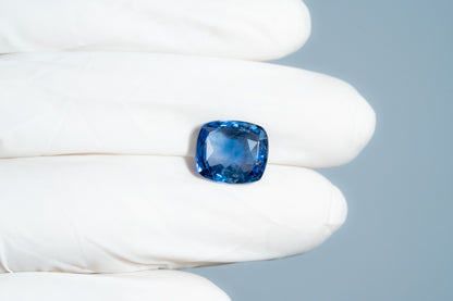 Natural Blue Sapphire 7.03 Carats / 7.73 Ratti