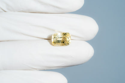 Natural Yellow Sapphire 7.54 Carats / 8.29 Ratti