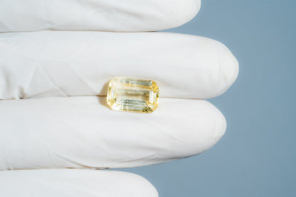 Natural Yellow Sapphire 7.09 Carats / 7.79 Ratti