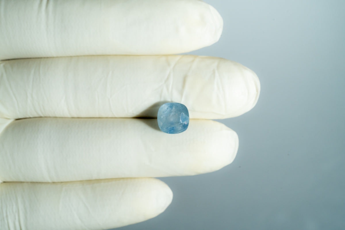Natural Blue Sapphire 5.54 Carats / 6.09 Ratti