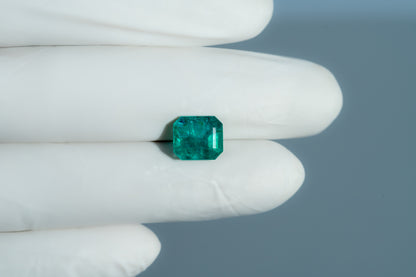 Zambian Emerald (Panna) 3.98 Carats / 4.37 Ratti
