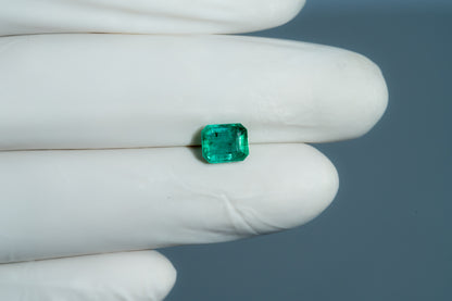 Zambian Emerald (Panna) 1.88 Carats / 2.07 Ratti