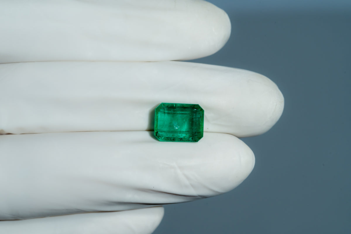 Zambian Emerald (Panna) 4.56 Carats / 5.01 Ratti