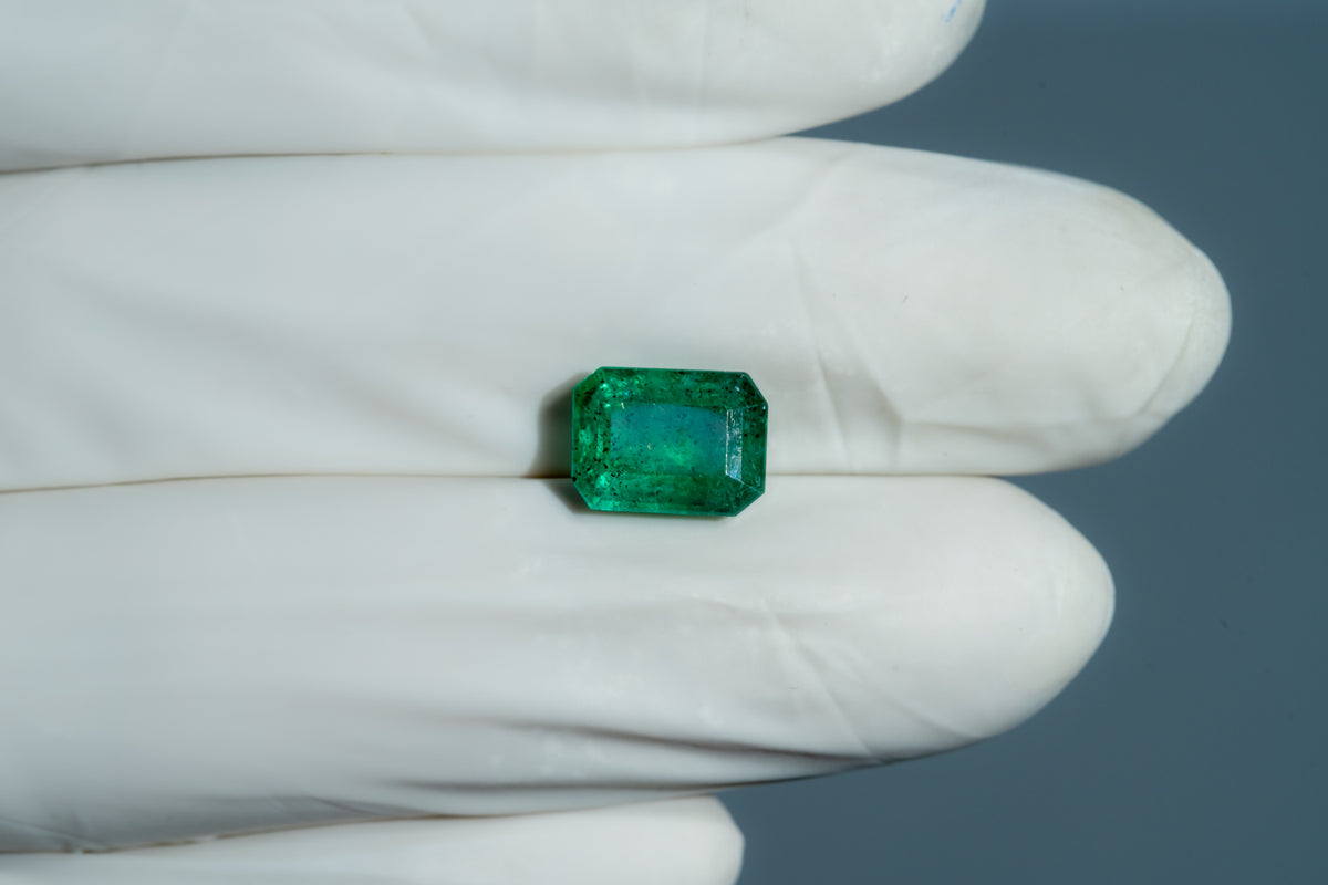 Zambian Emerald (Panna) 3.22 Carats / 3.54 Ratti