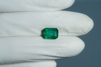 Zambian Emerald (Panna) 3.22 Carats / 3.54 Ratti