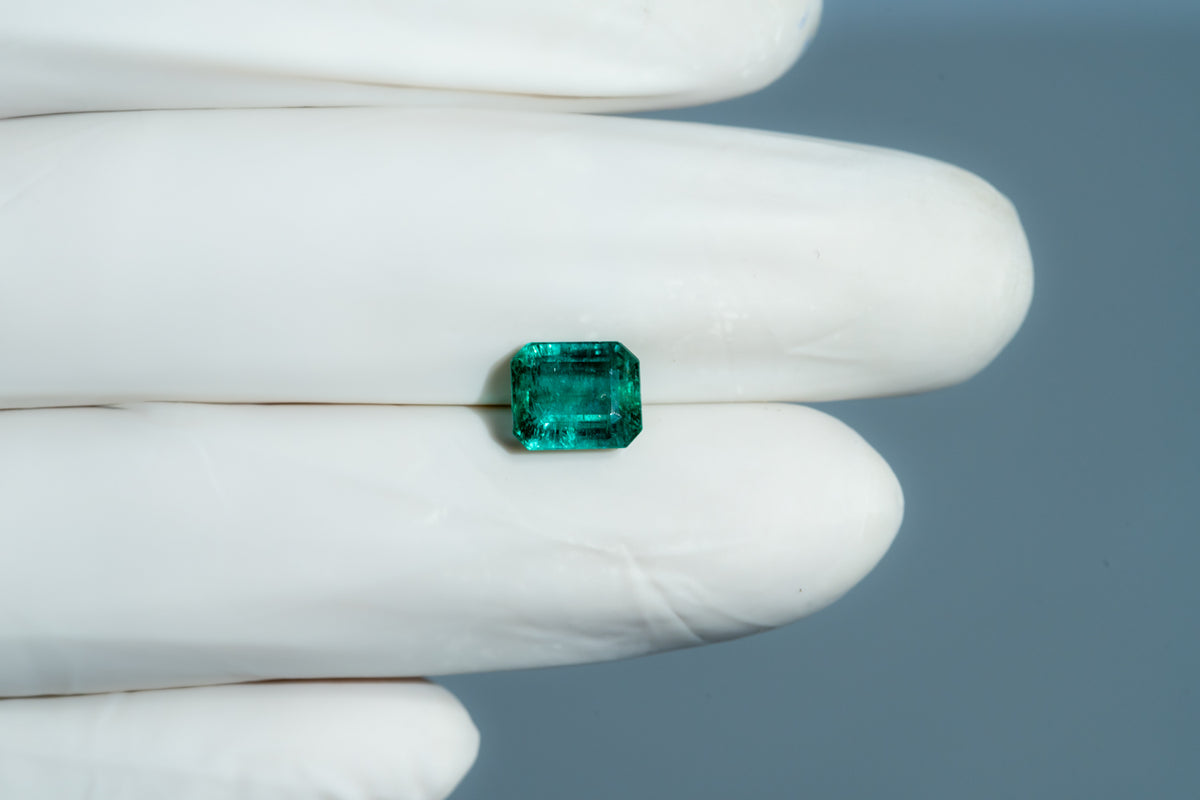 Zambian Emerald (Panna) 2.39 Carats / 2.63 Ratti