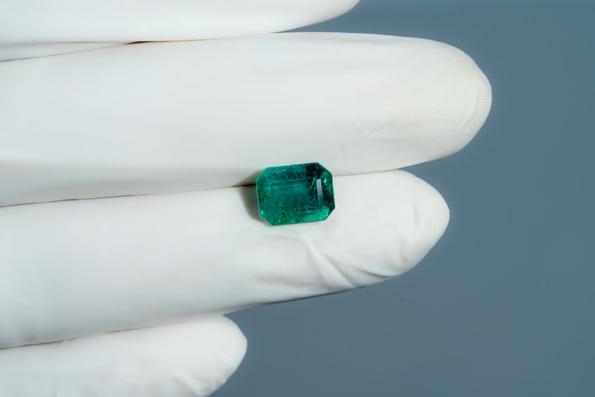 Zambian Emerald (Panna) 3.43 Carats / 3.77 Ratti