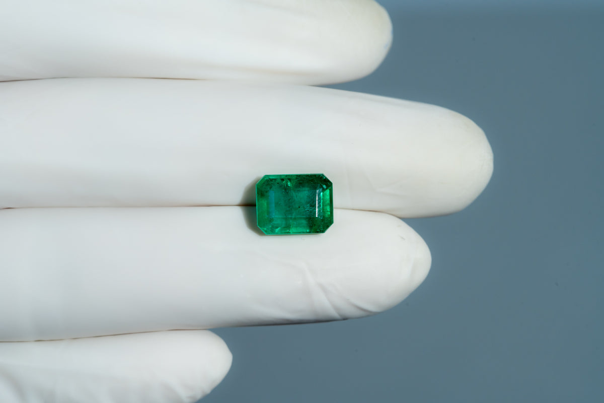 Zambian Emerald (Panna) 4.56 Carats / 5.01 Ratti
