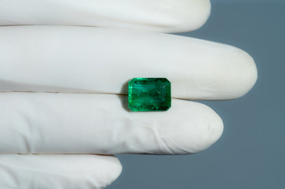 Zambian Emerald (Panna) 6.00 Carats / 6.59 Ratti