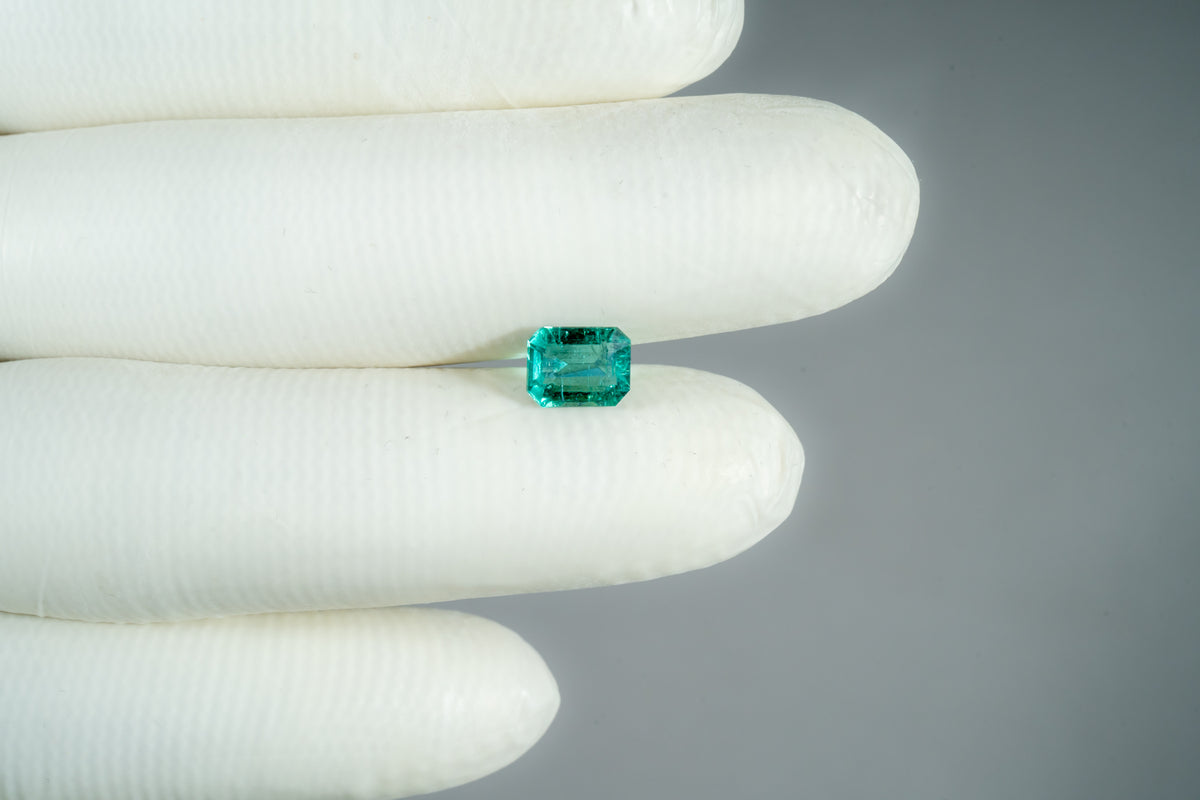 Zambian Emerald (Panna) 1.97 Carats / 2.16 Ratti