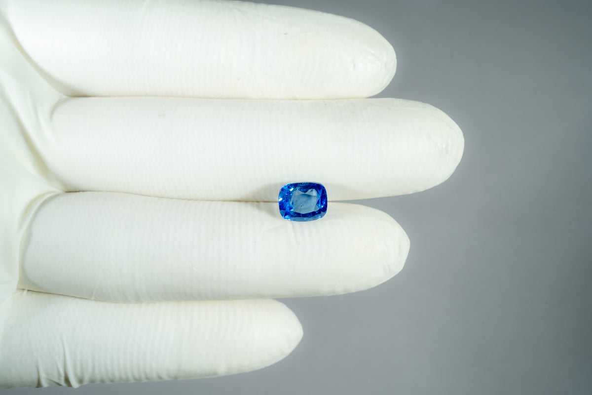 Natural Blue Sapphire 3.90 Carats / 4.29 Ratti