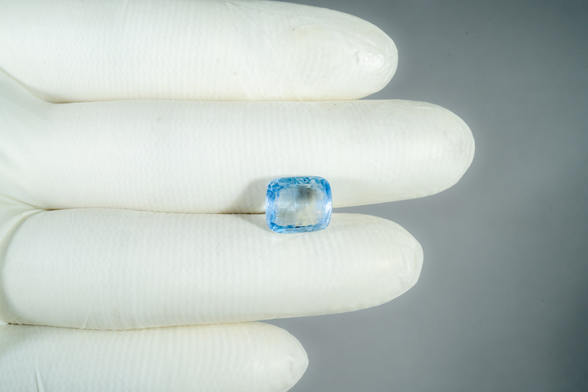 Natural Blue Sapphire 7.31 Carats / 8.03 Ratti