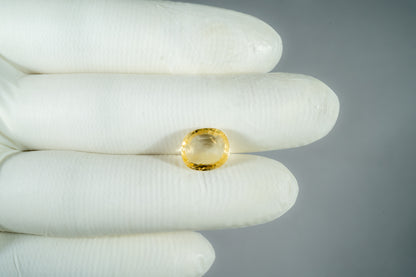 Natural Yellow Sapphire 5.93 Carats / 6.52 Ratti
