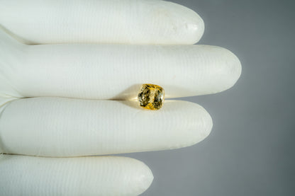 Natural Yellow Sapphire 6.19 Carats / 6.8 Ratti