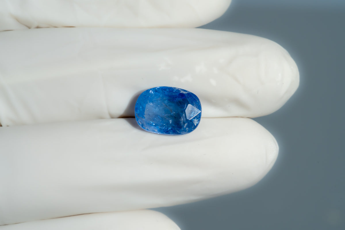 Natural Blue Sapphire 5.76 Carats / 6.33 Ratti