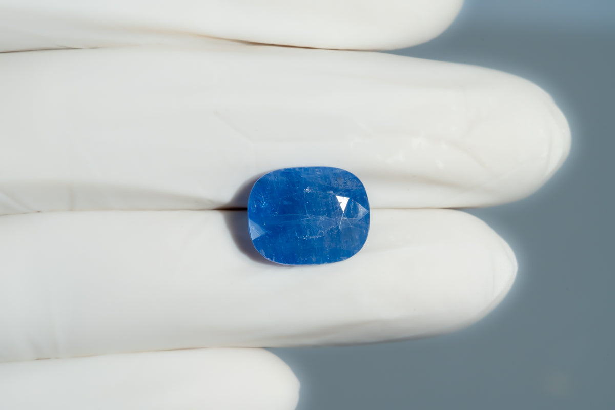 Natural Blue Sapphire 11.46 Carats / 12.59 Ratti