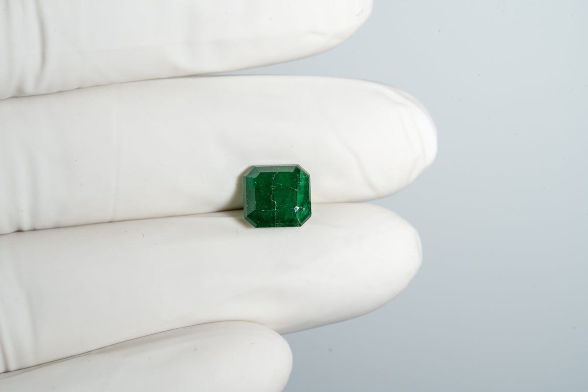Minor Oil Zambian Emerald 3.18 Carats / 3.49 Ratti