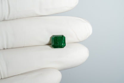 Minor Oil Zambian Emerald 3.18 Carats / 3.49 Ratti