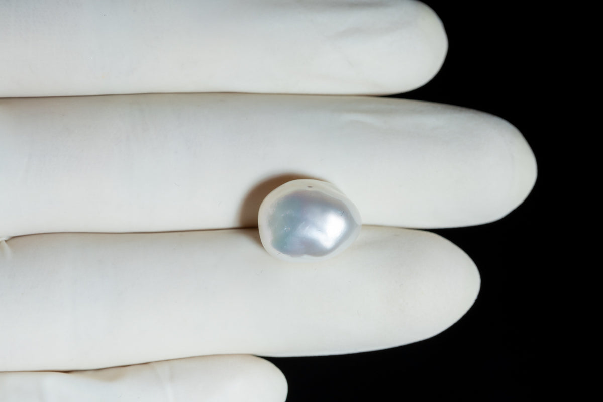 Venezuela Pearl12.96 Carats / 14.24 Ratti