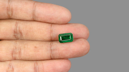 Zambian Emerald (Panna) 4.22 Carats / 4.64 Ratti