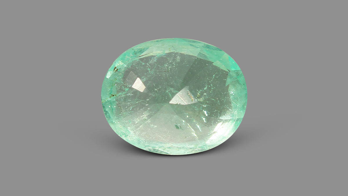 Columbian Emerald (Panna) 3.90 Carats / 4.29 Ratti