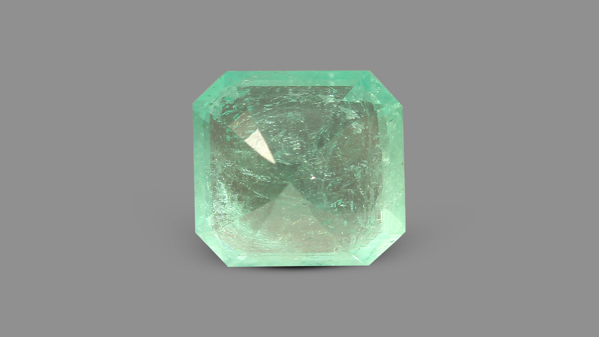 Columbian Emerald (Panna) 4.27 Carats / 4.69 Ratti