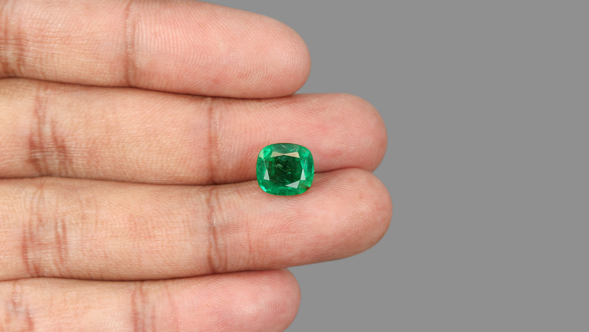 Zambian Emerald (Panna) 4.01 Carats / 4.41 Ratti
