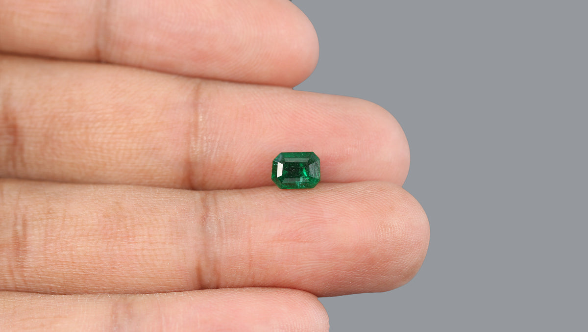 Zambian Emerald (Panna) 1.18 Carats / 1.3 Ratti