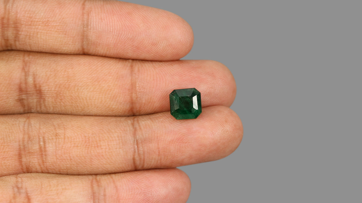 Minor Oil Zambian Emerald 3.48 Carats / 3.82 Ratti