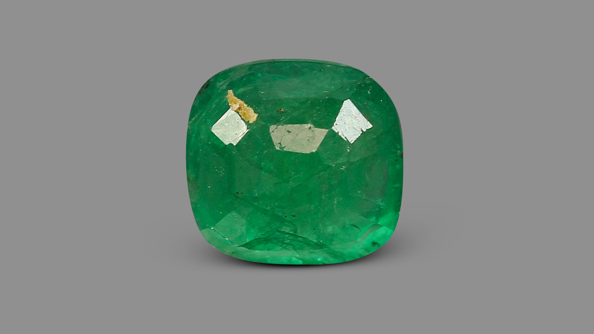 Zambian Emerald (Panna) 2.30 Carats / 2.53 Ratti